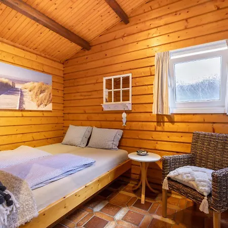 Holiday home Holiday Home Rusthoeve 28 By Interhome Sint Maartensvlotbrug