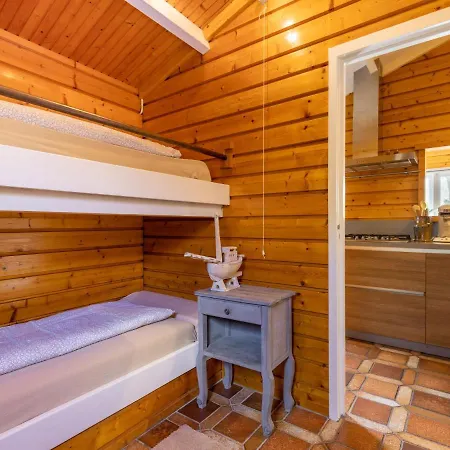 Holiday home Holiday Home Rusthoeve 28 By Interhome Sint Maartensvlotbrug